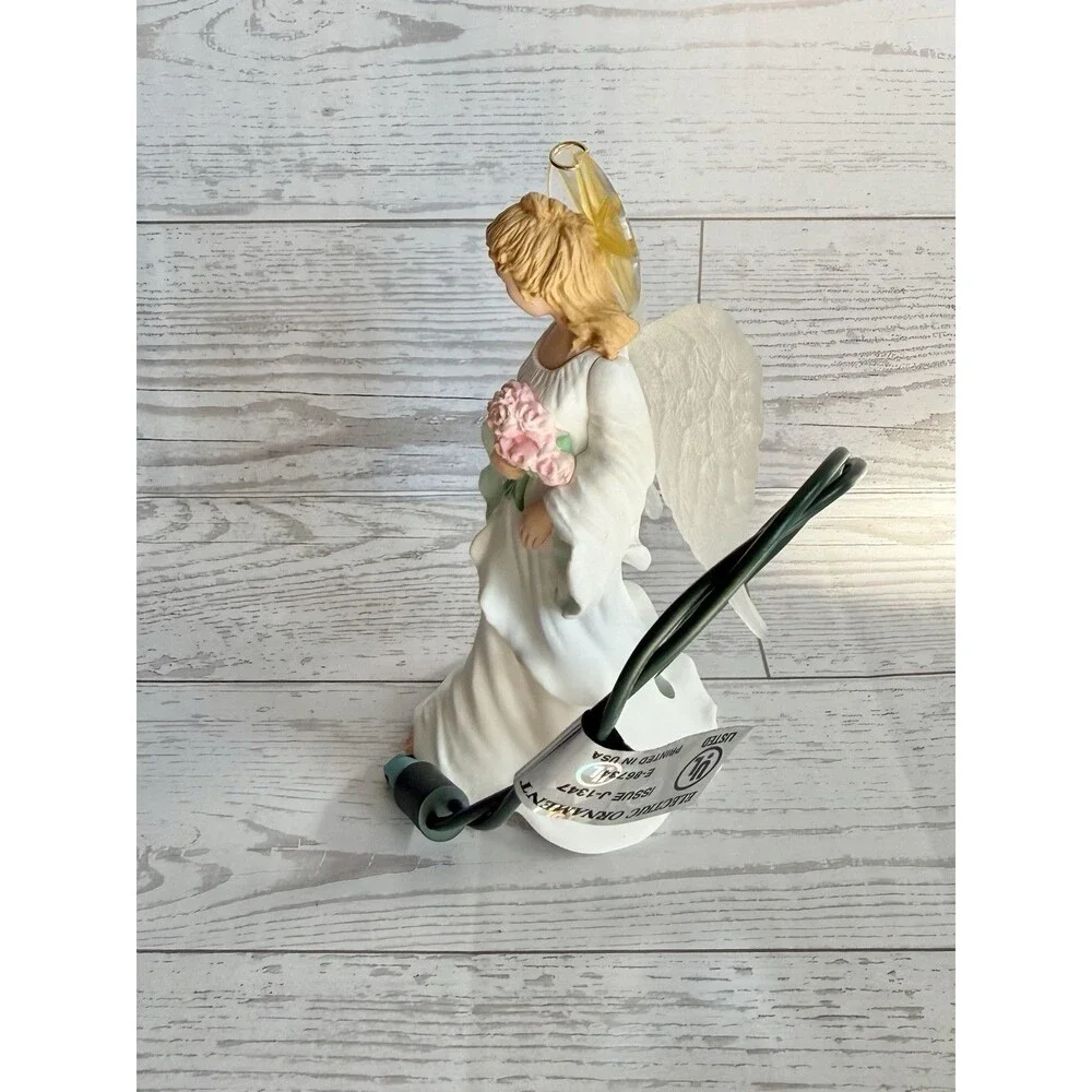 Vintage 1997 Hallmark Keepsake Glowing Angel Magic Lighted Christmas Ornament